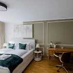 דירה Lumen Homes - Altstadt-residenz, Direkt Im Zentrum, Geraeumiges Mit 5 Zimmern, Kueche מינכן
