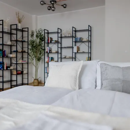 Lumen Homes - Altstadt-residenz, Direkt Im Zentrum, Geräumiges Mit 5 Zimmern, Küche *