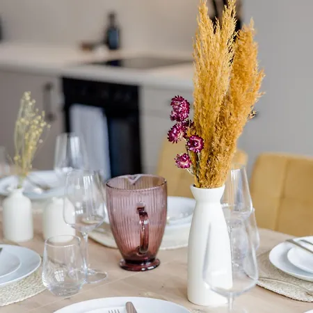 Lumen Homes - Altstadt-residenz, Direkt Im Zentrum, Geräumiges Mit 5 Zimmern, Küche *
