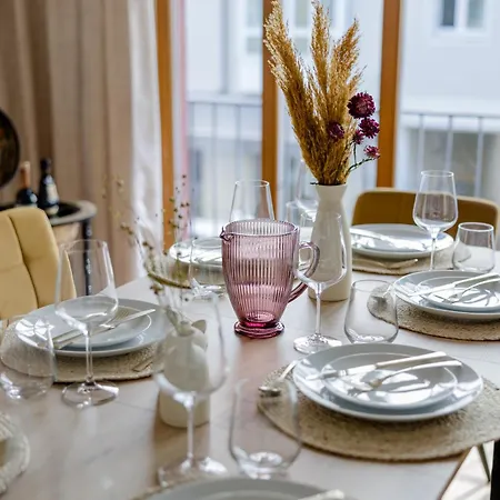 Lumen Homes - Altstadt-residenz, Direkt Im Zentrum, Geraeumiges Mit 5 Zimmern, Kueche Apartmán