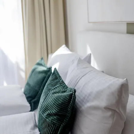 Lumen Homes - Altstadt-residenz, Direkt Im Zentrum, Geraeumiges Mit 5 Zimmern, Kueche Apartmán *