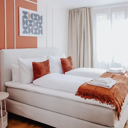 Lumen Homes - Altstadt-residenz, Direkt Im Zentrum, Geraeumiges Mit 5 Zimmern, Kueche