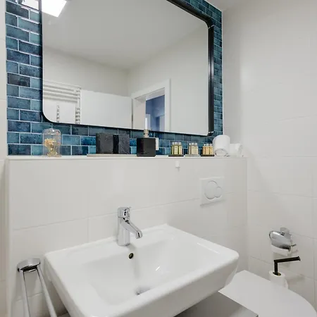Lumen Homes - Altstadt-residenz, Direkt Im Zentrum, Geraeumiges Mit 5 Zimmern, Kueche Apartment Munich